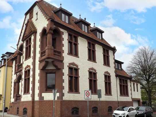 FREIE beeindruckende neuwertige Wohnung im Denkmal, zentrale Lage