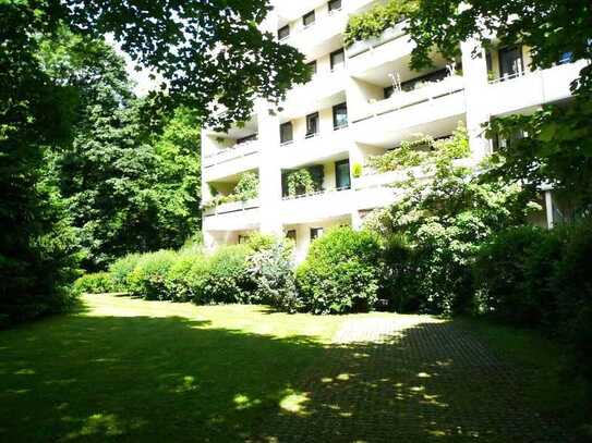 Wunderschönes Wohnen mit großer Süd-Terrasse - direkt am grünen Park!