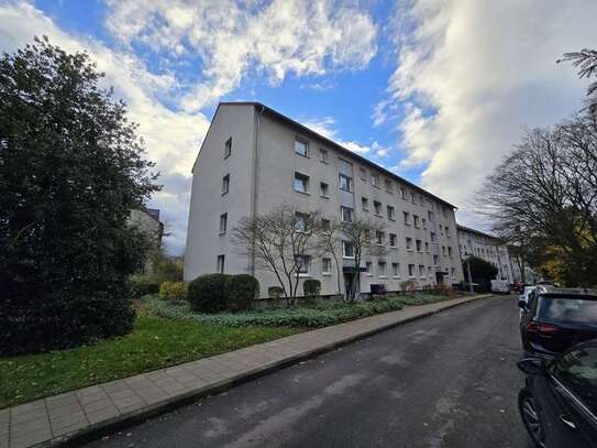 Neues Bad, schicke neue Vinyl-Böden, 3-Zimmer in Düsseldorf-Holthausen