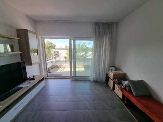 ***Schicke 2-Zimmer-Whg. mit EBK, Balkon und TG-Stellplatz***