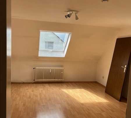 schöne 3 Zimmer Dachgeschosswohnung in Dortmund Körne