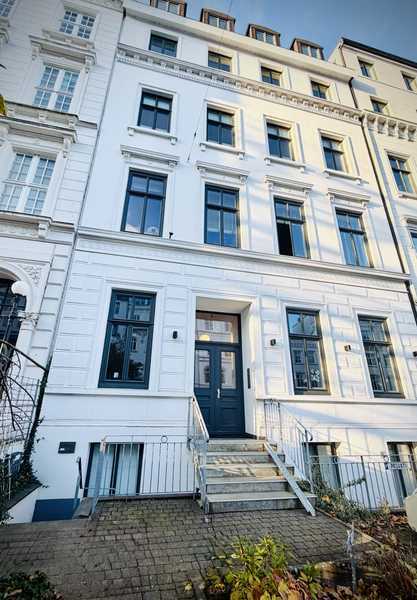 Kernsaniertes Altbau-Loft auf 2 Ebenen - Gewerbejuwel & Design Statement im Herzen von Hamburg