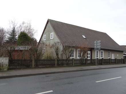 Bezugsfreies Wohnhaus mit Ausbaureserve und viel Fläche zur Neuvermietung in Braunschweig-Bienrode