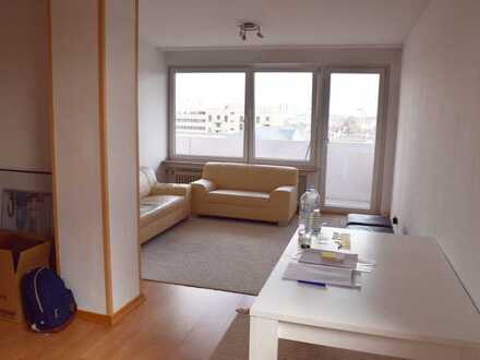 2,5 Zimmer- ETW mit Balkon u. Stellplatz in zentraler Lage- OF-Stadtmitte