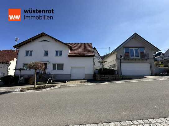 Wohnen mit Komfort: Großzügiges Haus mit Garten und viel Stauraum