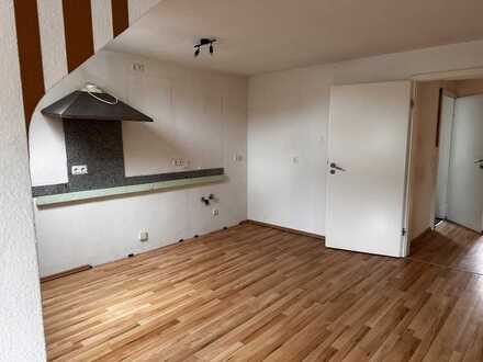 Gepflegte Dachgeschosswohnung mit vier Zimmern in Stolberg-Zweifall
