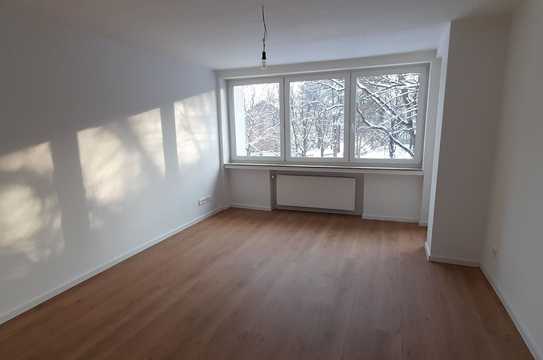 *** Gepflegte 3-Zimmer-Wohnung mit Balkon und EBK in Duisdorf ***