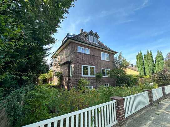 Dachgeschosswohnung in charmanter Altstadtvilla