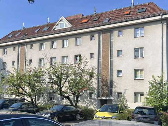 2-Zimmer-Eigentumswohnung -vermietet- mit Loggia im schönen Berlin-Lankwitz