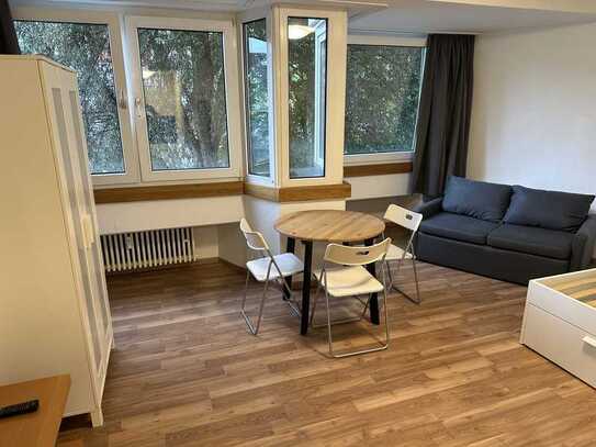 Möbliert und komplett eingerichtetes 1 Zimmer Apartment in Köln-Sülz von Privat zu vermieten