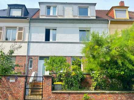 Wohnen in Bestlage - Drei Familienhaus mit Garten in MA-Feudenheim zu verkaufen