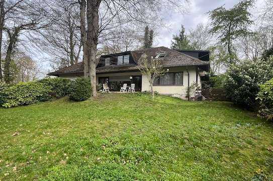 Repräsentative Villa "Auf dem alten Berg" in Götzenhain