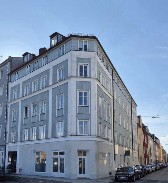 Schöne, sanierte 2-Zimmer Altbauwohnung in der Maxvorstadt mit Aufzug