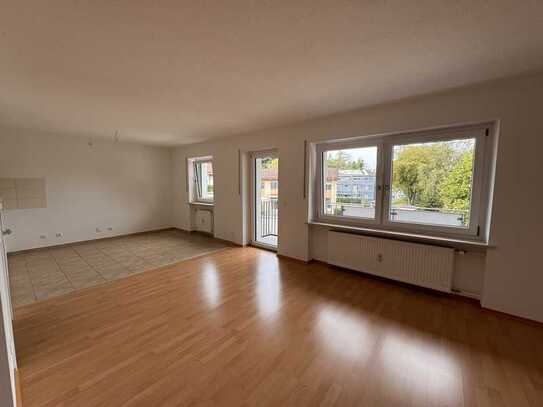 Stilvolle 3-Zimmer-Wohnung mit Balkon in Poing