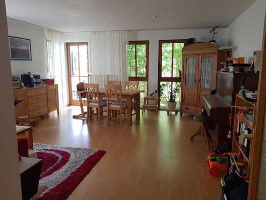 Gepflegte 2-Zimmer-Erdgeschosswohnung mit Terrasse und Einbauküche in Schwabach