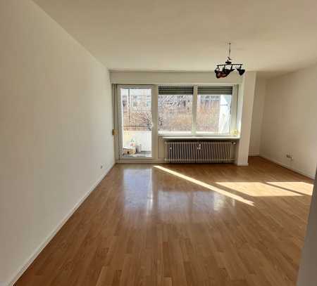 Gepflegte und geräumige 3 Zimmer-Wohnung mit Balkon!