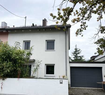 Vollständig renoviertes Haus mit sechs Zimmern und EBK in Riemerling