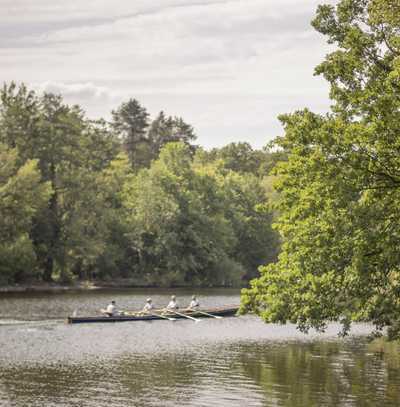 " Haus am See" – mit 6 Zimmern, Innenpool und Bootsliegeplatz