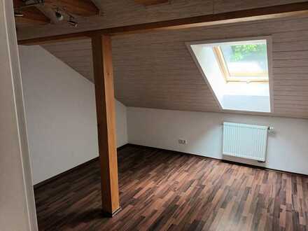 Exklusive 3-Zimmer-Dachgeschosswohnung mit EBK in Grafrath