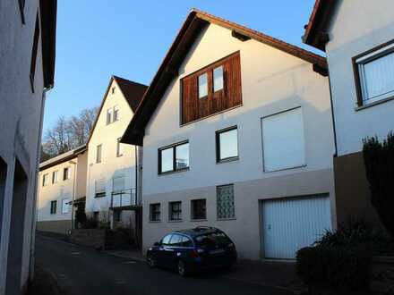 Haus mit großem Grundstück und einem Neubau Weickersgrüben 2 Häuser