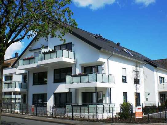 Schöne moderne EG-Wohnung mit 2 Bädern, Aufzug und Terrasse