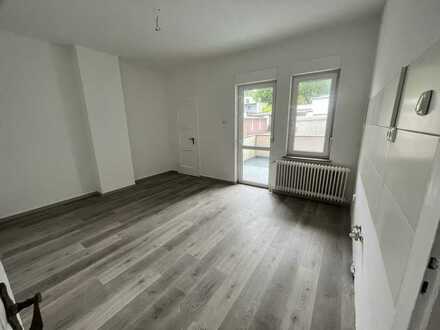 Renovierte 3,5-Zimmer EG-Wohnung mit Terrasse in Bergerhausen