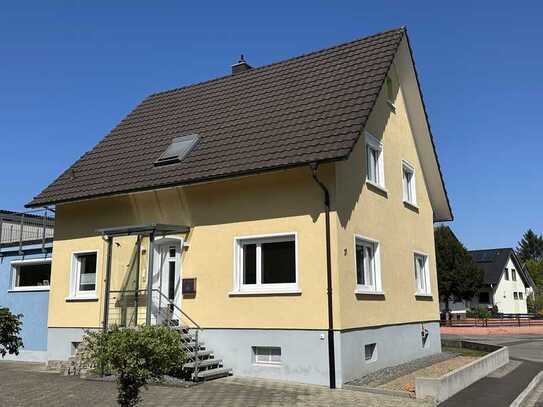 Helle und modernisierte 5-Zimmer-Wohnung mit EBK in einem Zweifamilienhaus in Schutterwald