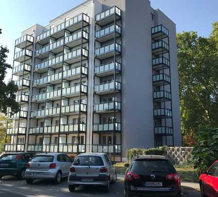 Umzug gefällig? - 1-Zimmerwohnung mit Einbauküche und Balkon