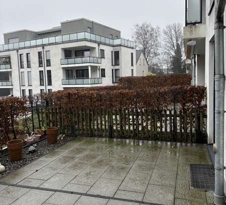 Neuwertige Wohnung mit drei Zimmern sowie Terrasse und EBK in Solingen