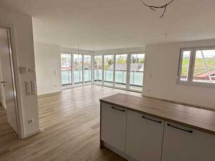 Luxuriöse 101qm 3,5 Zimmer Neubau Wohnung in Trossingen mit Garten