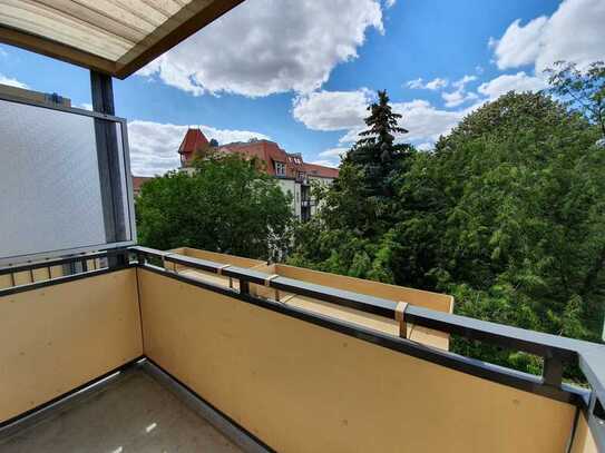 2-Zimmer-Wohnung mit Balkon & Blick ins Grüne – Nachmieter gesucht inkl. hochwertiger Möbelablöse