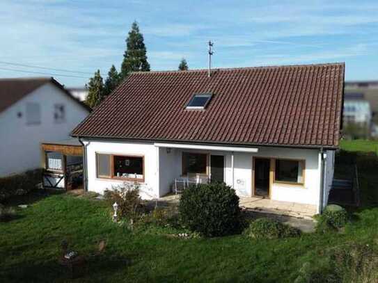 Einfamilienhaus in Ortsrandlage mit Garten und viel Platz