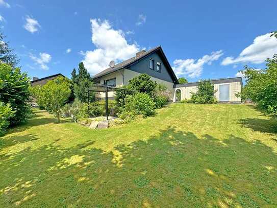 Einfamilienhaus mit Doppelgarage mit Fernblick zum Herkules