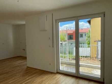 Moderne 2,5-Zimmer-Wohnung mit Balkon in Hemau