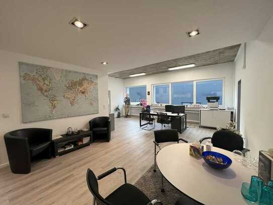 Renovierte Büroetage im EG auf 150 m² mit 2 Stellplätzen in der Nähe der Trierer Straße zu vermieten