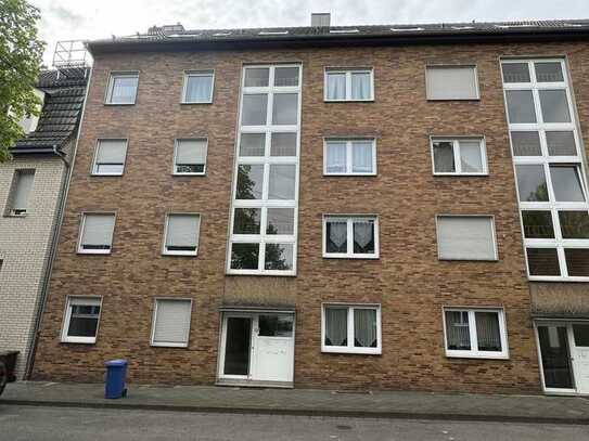 Gut geschnittene Dreizimmerwohnung mit Balkon und Garage in zentrumsnaher Wohnlage