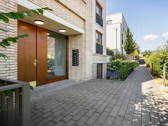 Bezugsfertige Wohnung mit EBK, Terrasse und Garten