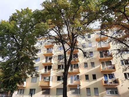 GEPFLEGTES SINGLE-APARTMENT MIT LIFT UND BALKON IN ZENTRALER JEDOCH RUHIGER LAGE! VERMIETET!