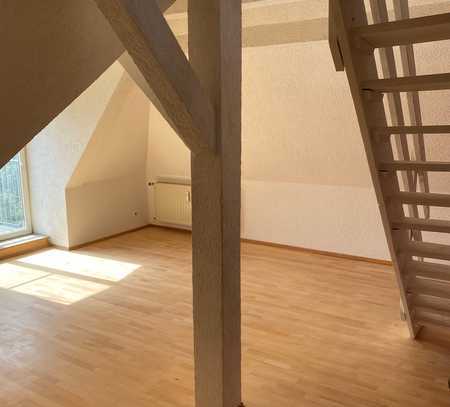 Schöne 2-Zimmer-Wohnung mit viel Licht und kleinem Balkon in Ergoldsbach