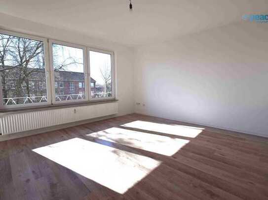 +++ Zum Einzug bereit! Renovierte 3-Raumwohnung mit Balkon und Tageslichtbad +++