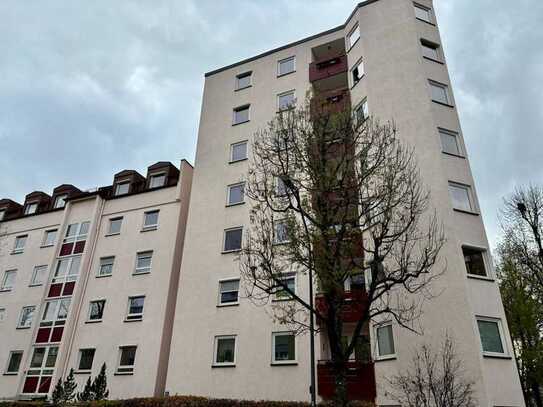 Vermietete und Renovierungsbedürfte 2 Zimmer ETW-Wohnung nahe Ostbahnhof - - Berg am Laim