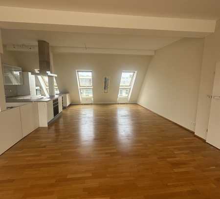 Chausseestraße Maisonette mit Dachterrasse im Vorderhaus