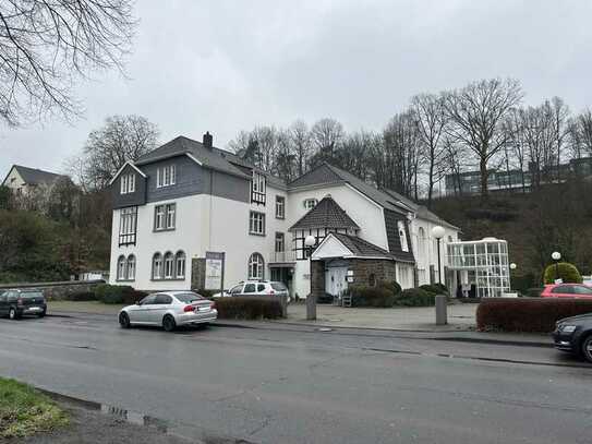Wohn- und Geschäftshaus in Gummersbach-Derschlag
