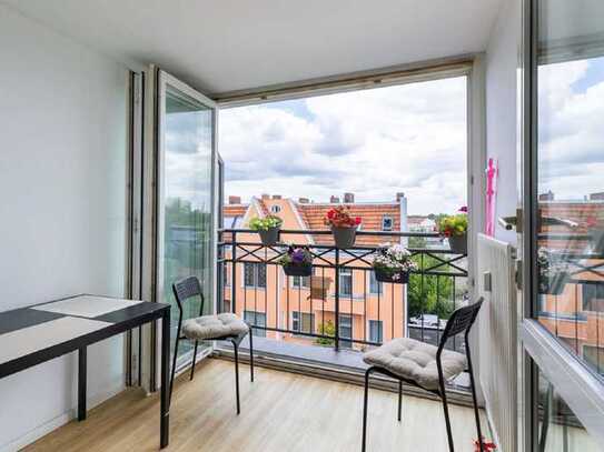 Komplett möblierte Wohnung mit sonniger Loggia