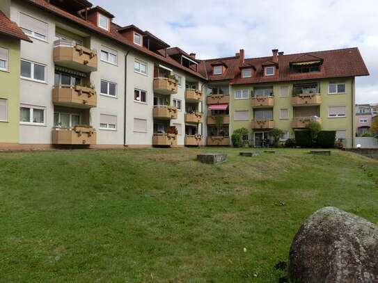 Schöne und gepflegte 2-Zimmer-Dachgeschosswohnung mit Balkon in Aschaffenburg