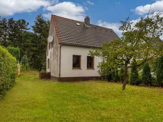 Angefangene Sanierung mit Anbaupotenzial in guter Lage von Meerbusch-Osterath!