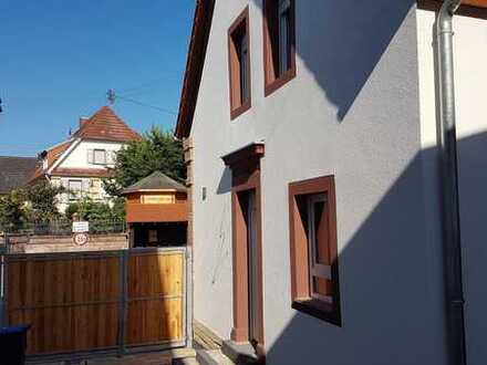 Attraktives und vollständig renoviertes 3-Zimmer-Einfamilienhaus zur Miete in Hochstadt