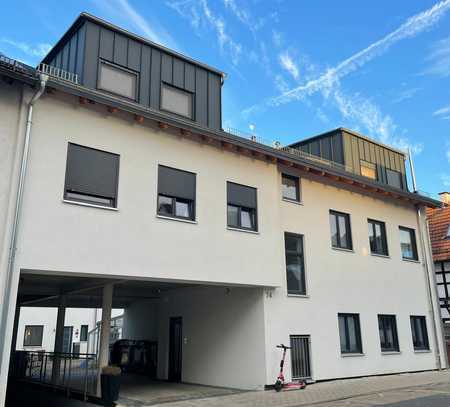 moderne 3 Zimmer Wohnung im Dach mit schöner Gaube