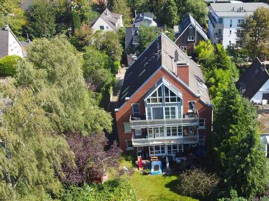 Große Wohlfühl-Maisonette mit Kamin in grüner und ruhiger Lage!