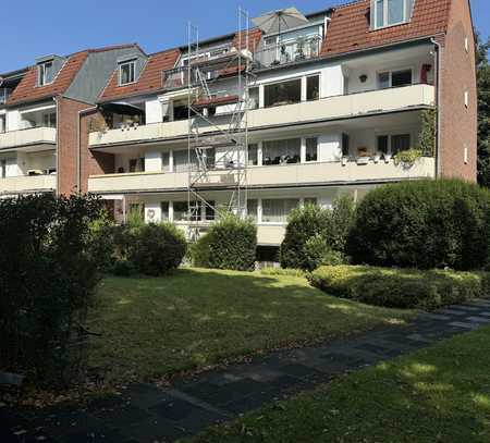 Eigentumswohnung in fußläufiger Rheinnähe mit Balkon und Tiefgaragenstellplatz in Köln-Rodenkirchen